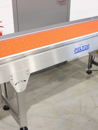 Roller belt conveyor/ collecting table
