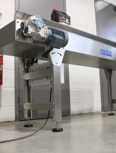 Roller belt conveyor/ collecting table