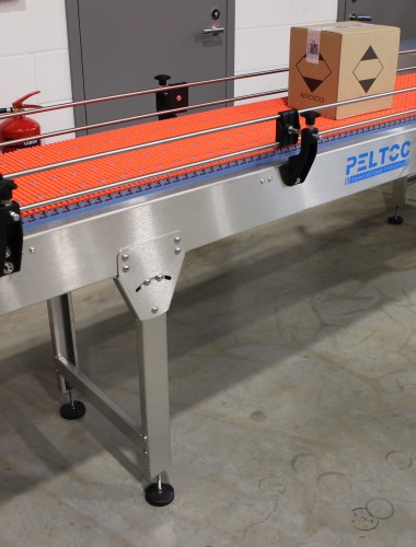 Akumulatsioonikonveier robotpakkijale